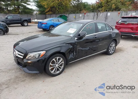 2017 Mercedes-Benz C 300 4Matic из США, поврежденный, VIN 55SWF4KBXHU186883